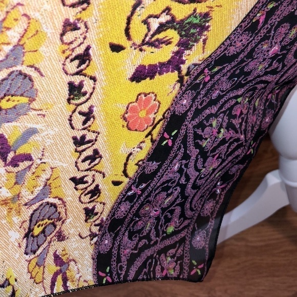 Beautiful Sheer Coverup/ Duster Colors of Yellow, Lavender, Cream One Size - Picture 7 of 9